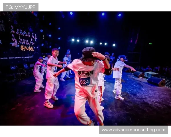 广州街舞队在全国街舞大赛中的团队协作表现精彩点评与分析